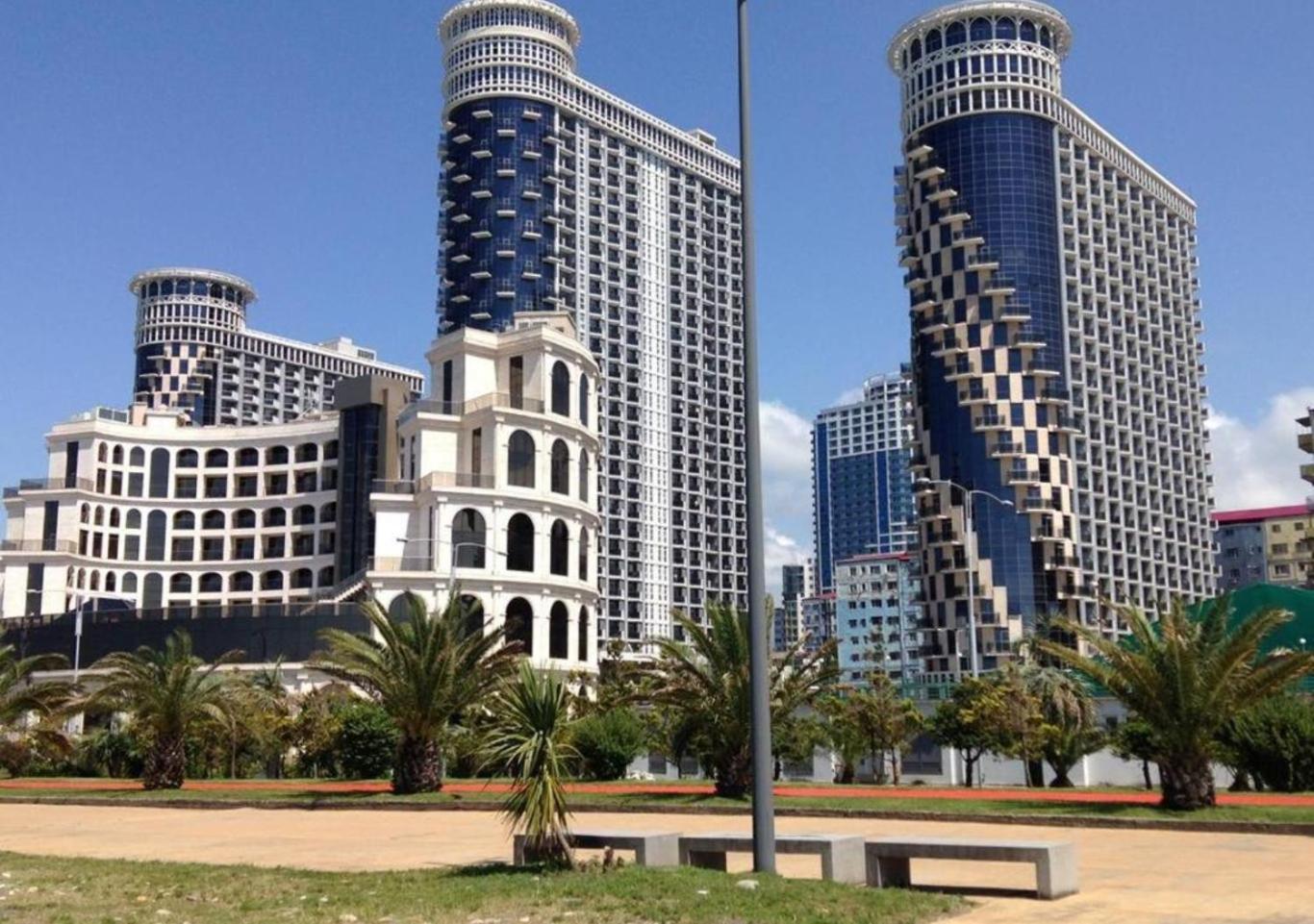 Orbi Sea Tower Apartment บาทูมิ ภายนอก รูปภาพ