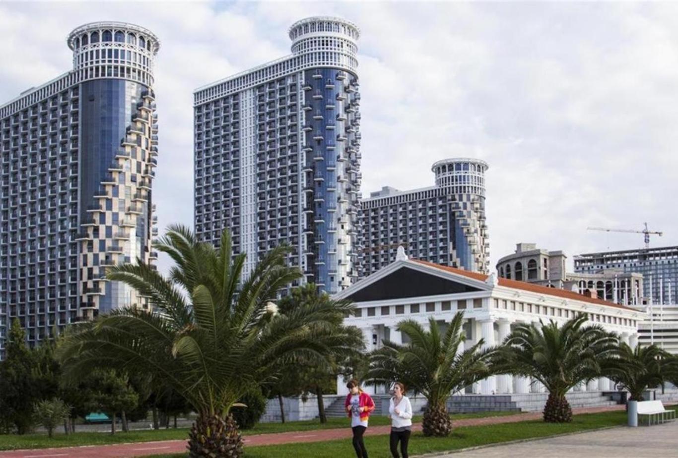 Orbi Sea Tower Apartment บาทูมิ ภายนอก รูปภาพ